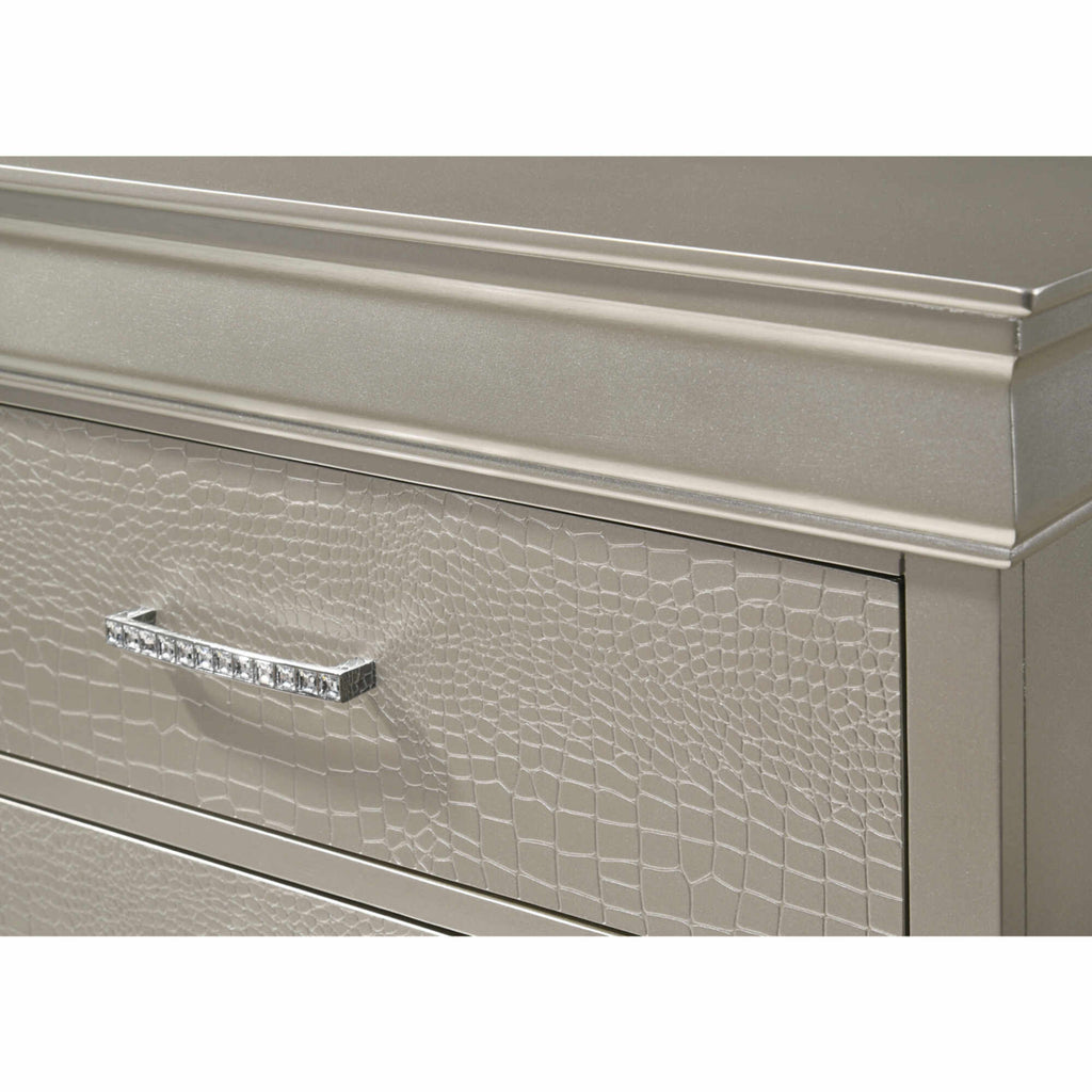 Amalia Chest